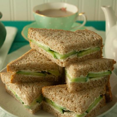 Простые сэндвичи с огурцом для сытных перекусов