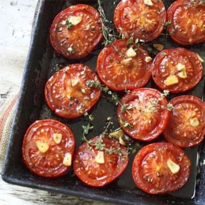 Ароматные запечённые помидоры с чесноком