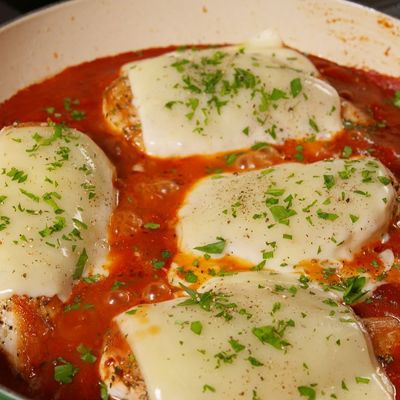 Курица с сыром в томатном соусе по-итальянски