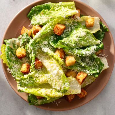 Лучший рецепт салата Цезарь - всего 25 минут и 4 простых шага