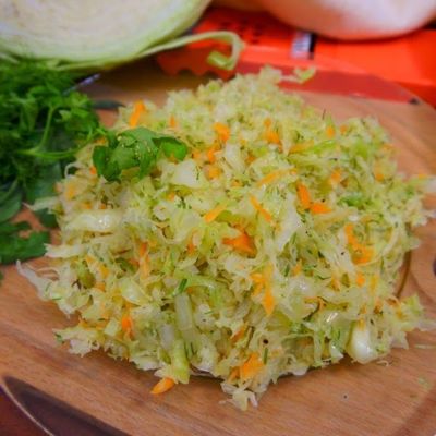 Салат из белокочанной капусты - простой и очень вкусный