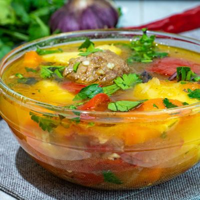 Суп-шурпа с бараниной и овощами по-узбекски
