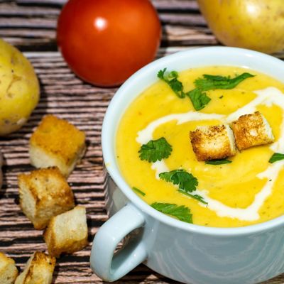 Картофельный суп-пюре с чесночными гренками