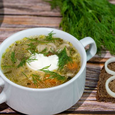 Быстрый суп с грибами и овощами с зеленью