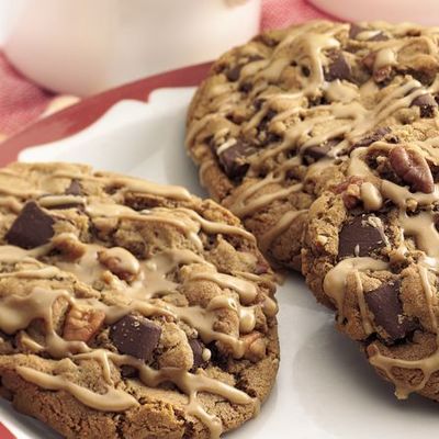 Ароматное кофейное печенье с шоколадом и орехами