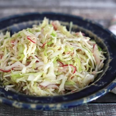 Пикантный салат из капусты за 15 минут