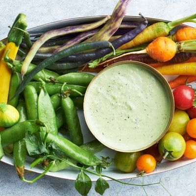 Ароматный летний соус для свежих овощей