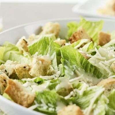 Классический салат Цезарь за 35 минут