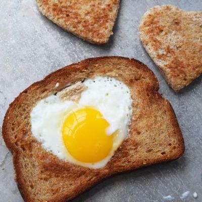 Как приготовить романтический завтрак за 10 минут