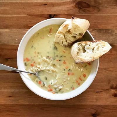 Вкусный и ароматный куриный суп по-гречески