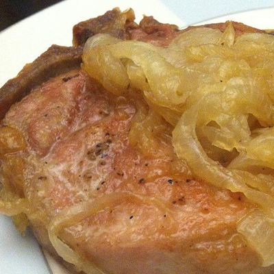 Жареная свинина с луком на сковороде быстро, вкусно, празднично