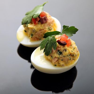 Фаршированные яйца с тунцом за 20 минут простой и вкусный рецепт