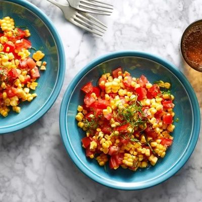 Простой и вкусный салат из помидоров и кукурузы за 15 минут