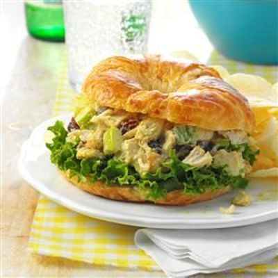 Вкуснейший салат-сэндвич с курицей, карри и ябоком за 20 минут