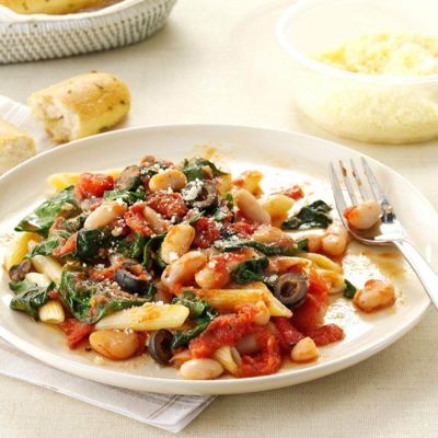 Макароны с томатами и фасолью: шикарный ужин за 30 минут