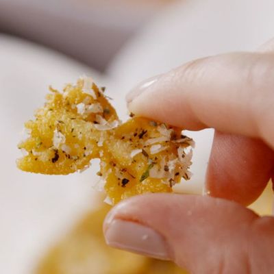 Готовим хрустящие чипсы из макарон за 20 минут