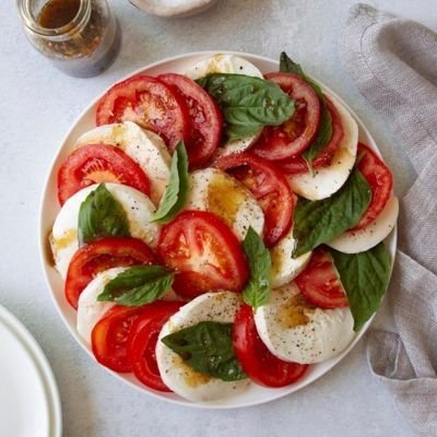 Готовим итальянский салат капрезе - классический рецепт