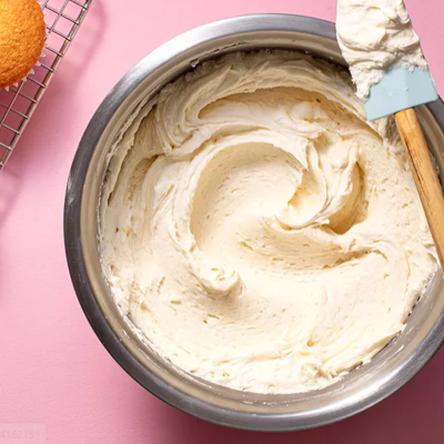 Как приготовить простой и вкусный масляный крем для новогодних десертов