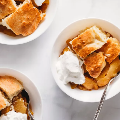 Простой рецепт персикового пирога по-домашнему - замечательный летний десерт