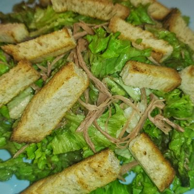 Лёгкий и простой салат из листьев салата