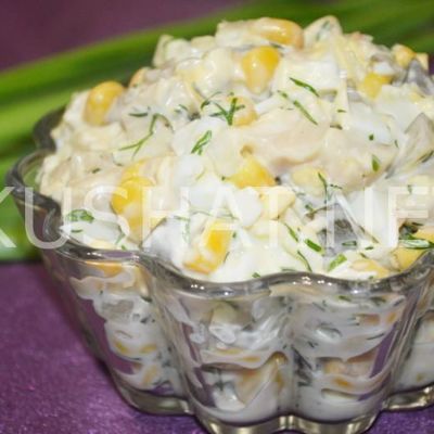 Салат с шампиньонами, кукурузой и яйцом — рецепт с фото