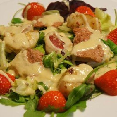 Cалат с муссом из утиной печени, морским гребешком и клубникой, пошаговый рецепт с фото Cалат с муссом из утиной печени, морским гребешком и клубникой, пошаговый рецепт с фото