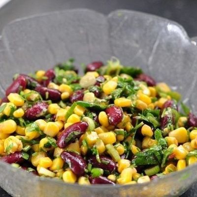 Рецепт салата с красной фасолью и кукурузой: