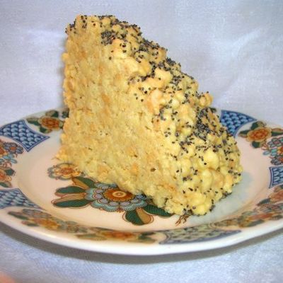 Постный маковый пирог с орехами и изюмом