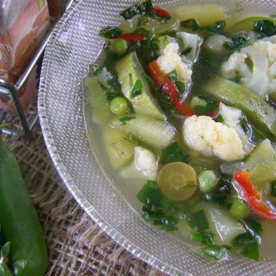 Крем-суп с зеленым горошком и сухариками