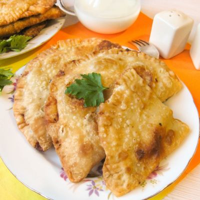 Традиционные крымские чебуреки – пошаговый рецепт приготовления с фото