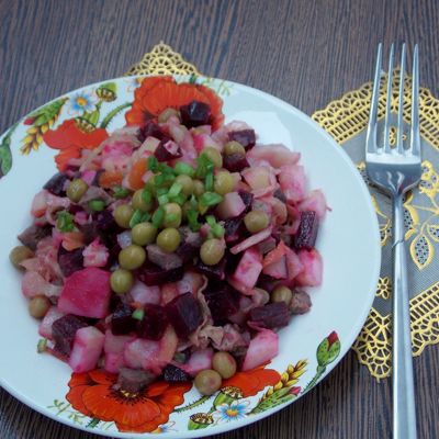 Ингредиенты для салата Мозаика с ветчиной и сухариками и сыром и помидорами