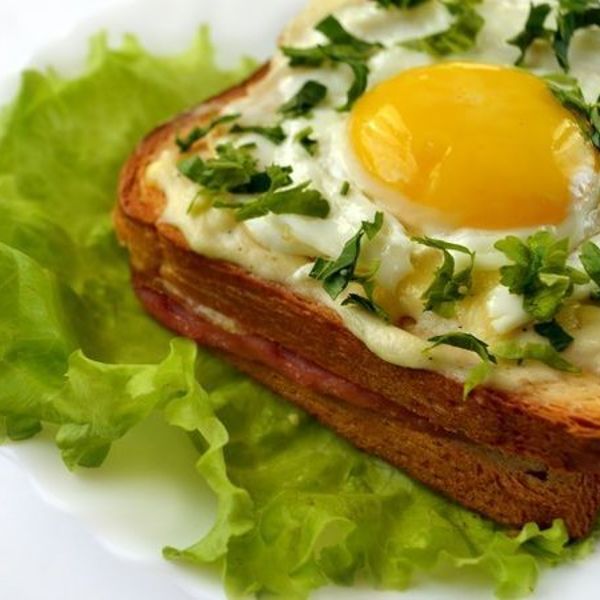 Яичница по-французски в хлебе рецепт – Французская кухня: Завтраки. «Еда»