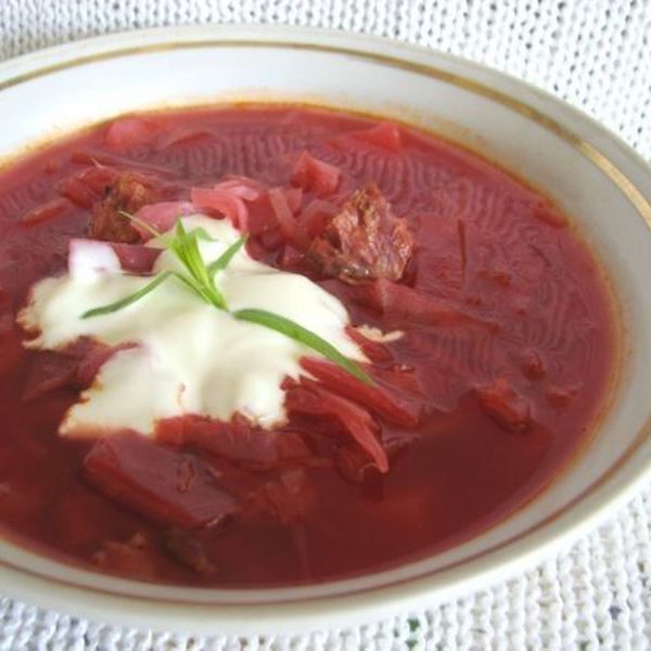 Борщ флотский нарезка. Борщ с ребрышками свиными копчеными. Копченые ребра суп рецепт.