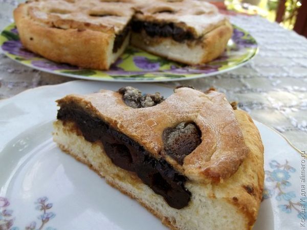 Дрожжевой пирог с черносливом – рецепт приготовления с фото от centerforstrategy.ru