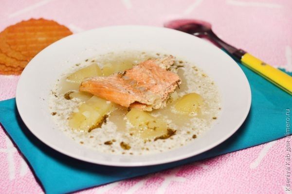 рыбный суп со сметаной и сыром