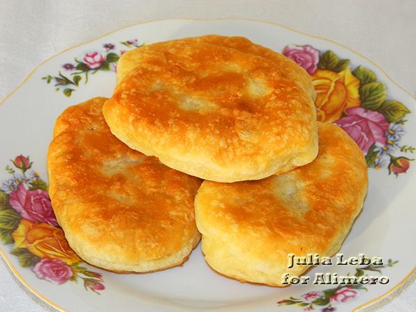 Пирожки на кефире жареные на сковороде рецепт с фото