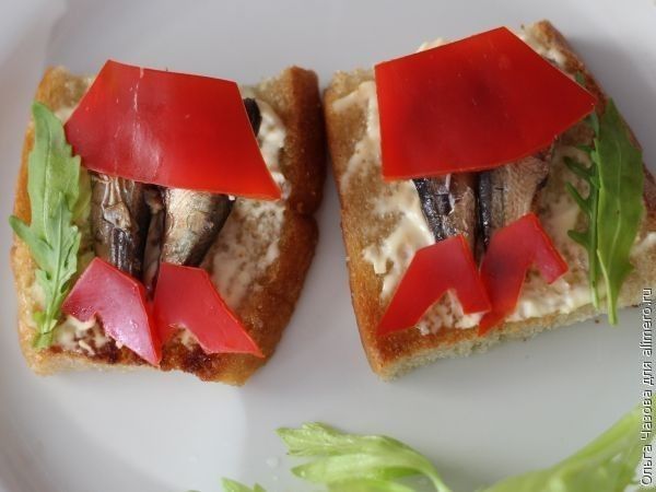Бутерброды со шпротами «Легкой походкой ты вышла из марта»