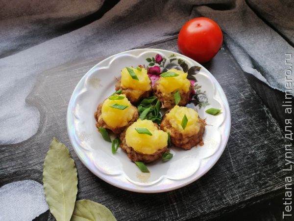 Картошка с фаршем и помидорами в духовке — рецепт с фото