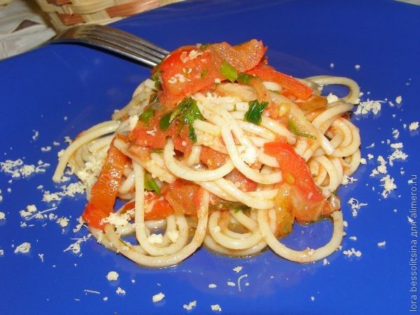 Спагетти под овощной заливкой