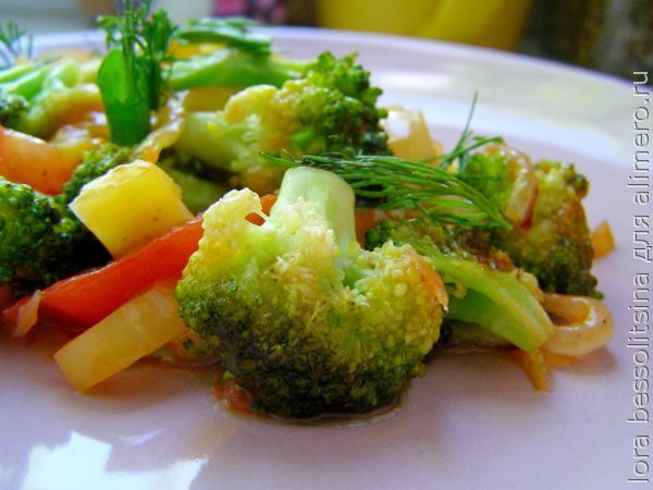 брокколи с пряными овощами