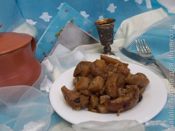 Постное рагу в горшочках – запеченный картофель с яблоками в духовке