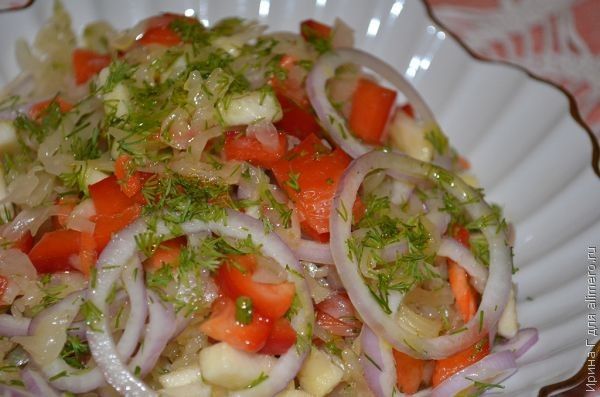 салат из квашеной капусты с болгарским перцем