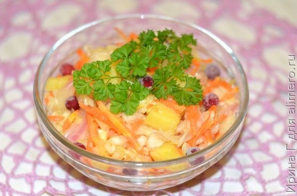 Готовим салаты из квашеной капусты — вкусные и простые рецепты