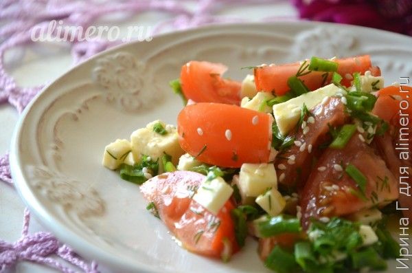 салат из помидоров и брынзы