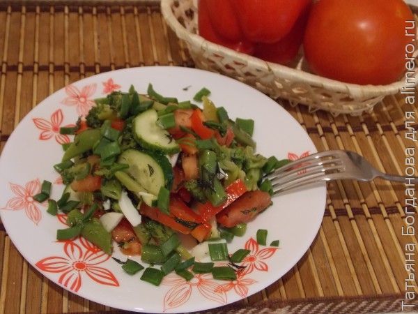 салат из свежих и замороженных овощей