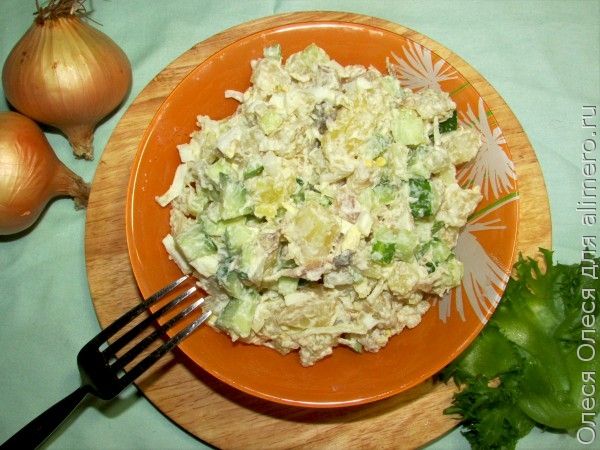 Салат с копченой скумбрией