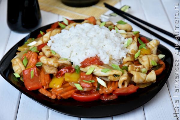 Кальмары с овощами по-китайски