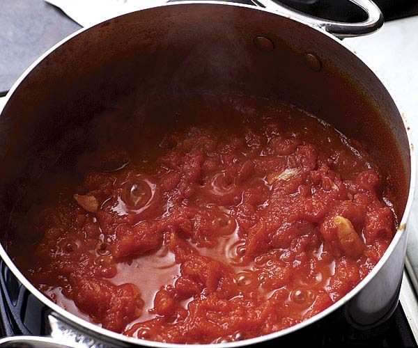 Рецепт томатного соуса с луком и чесноком