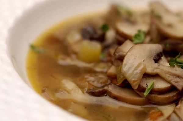 Наваристый суп из сушёных грибов