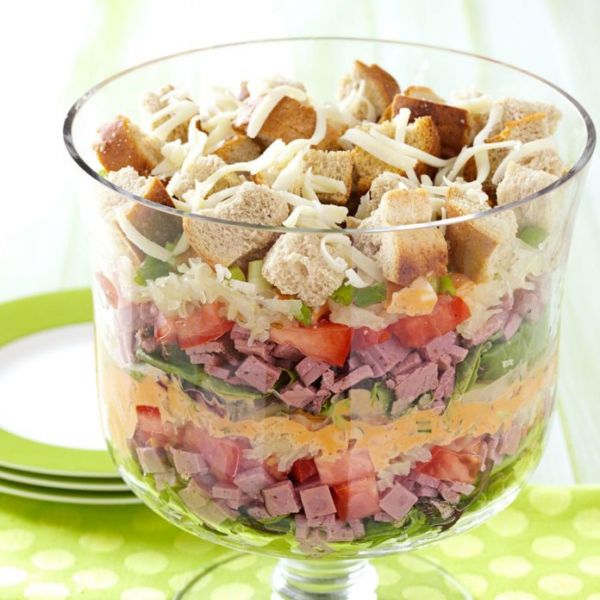 Слоёный салат «Рубен» - настоящая вкуснятина за 30 минут